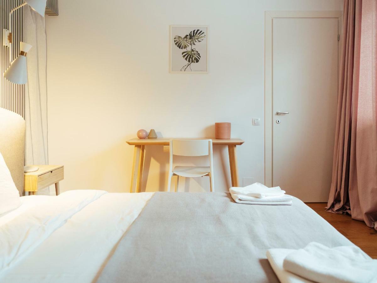 Boutique Luxury Flats - La Maison Du Petit Paris Boekarest Buitenkant foto