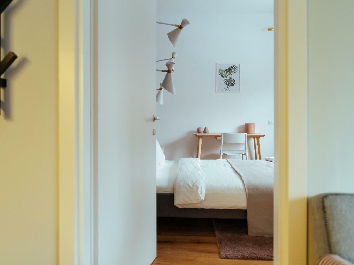 Boutique Luxury Flats - La Maison Du Petit Paris Boekarest Buitenkant foto